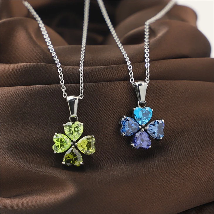 clover pendant necklace 02 clover pendant necklace 02