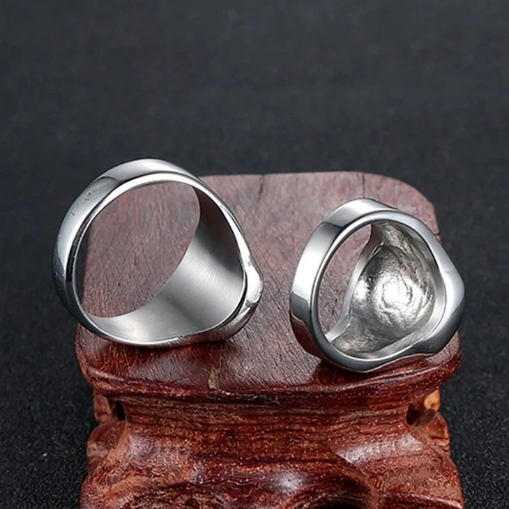 Red Shield Cross Knight Signet Ring high quality